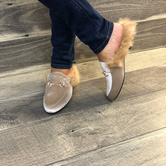 NUDE VEGAN MULES - Picture 2 of 6